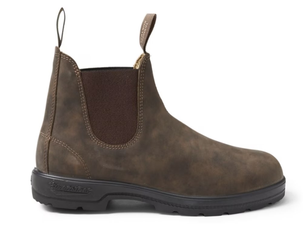 A pair of Blundstone Classic Chelsea boots.